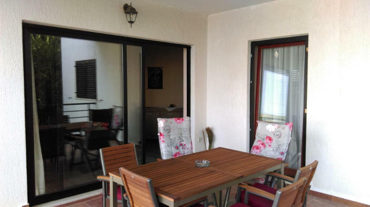 Vinka Apartament *