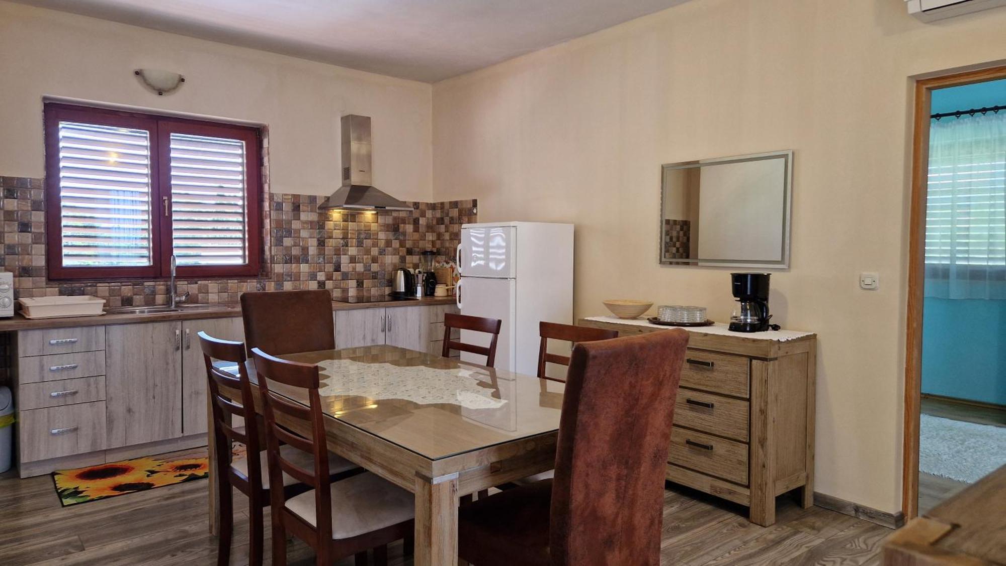 Apartment Vinka *