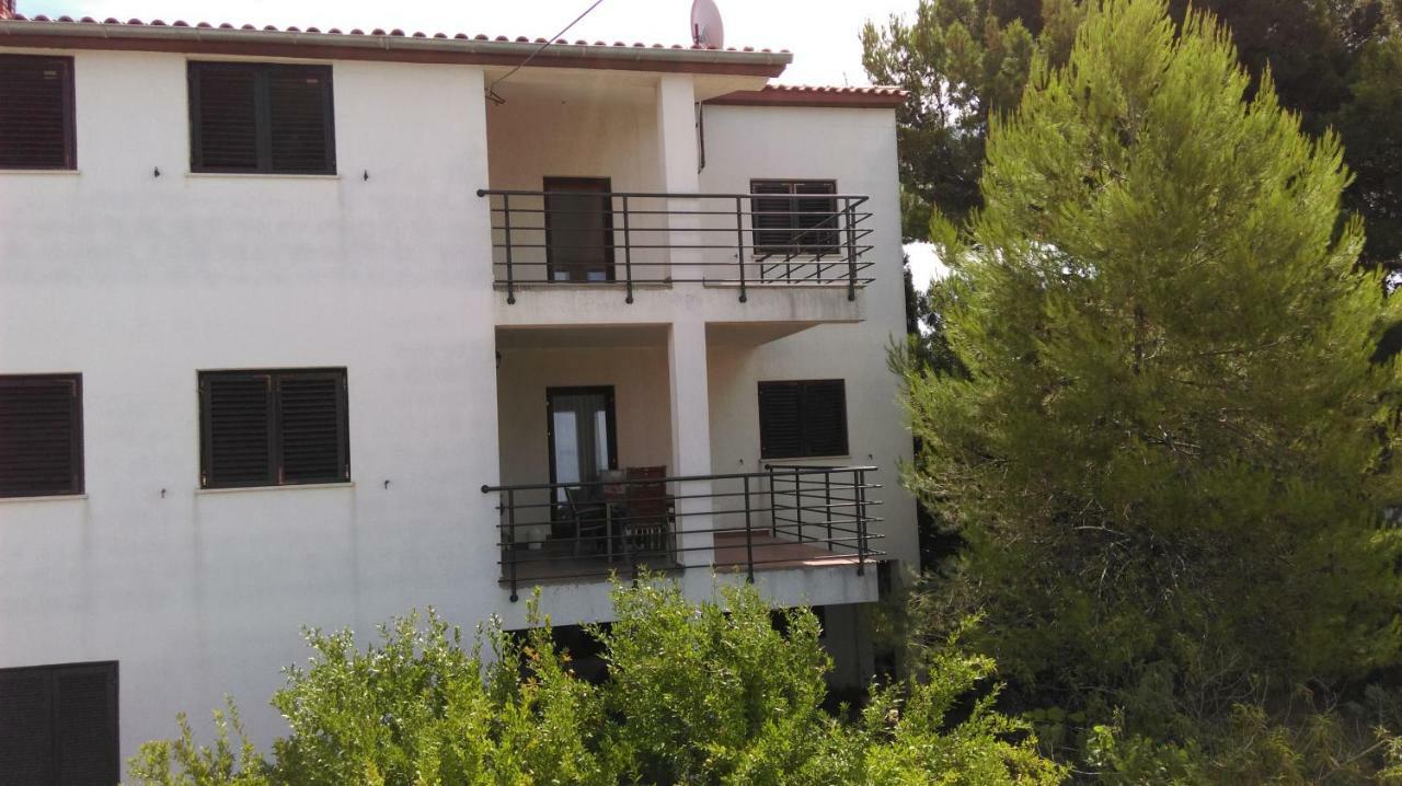Apartment Vinka *